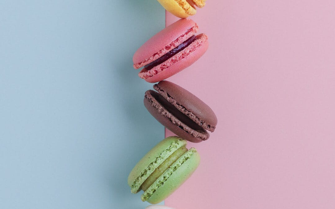 Väriä harmaan syksyn keskelle